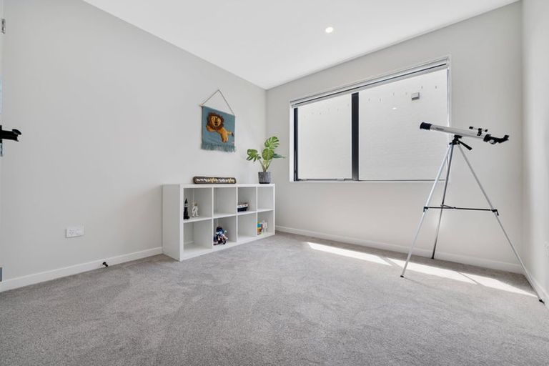 Photo of property in 2 Pukeko Road, Hobsonville, Auckland, 0616