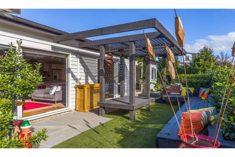 Photo of property in 6 Whares Court, Silverdale, 0932