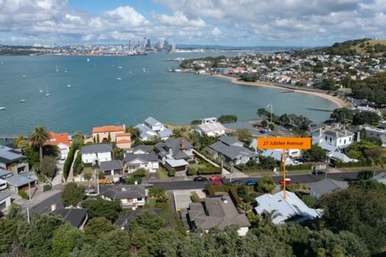 Photo of property in 27 Jubilee Avenue, Devonport, Auckland, 0624