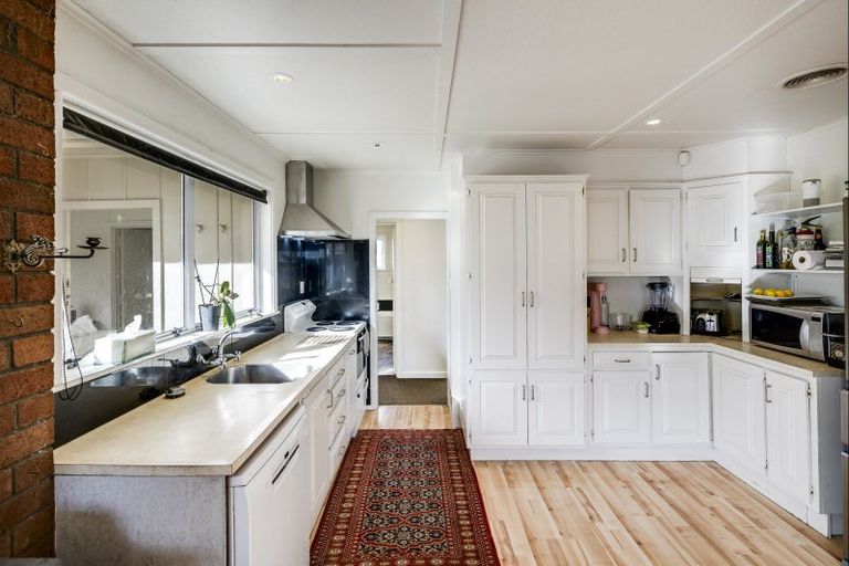 Photo of property in 43 Crosses Road, Havelock North, Hastings, 4172