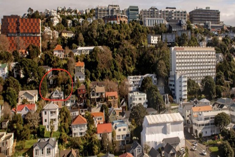 Photo of property in 340 The Terrace, Te Aro, Wellington, 6011