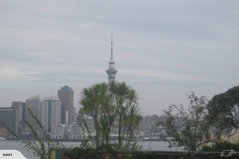 Photo of property in 11 Norwood Road, Bayswater, Auckland, 0622