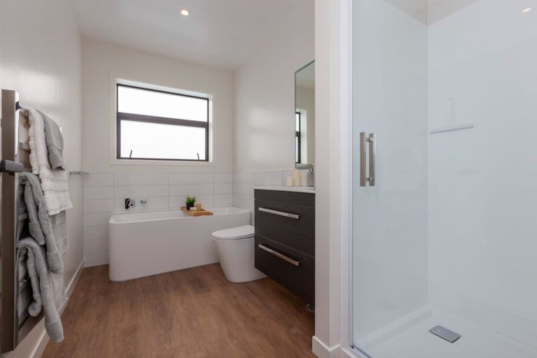 Photo of property in 77 Amohia Street, Paraparaumu, 5032