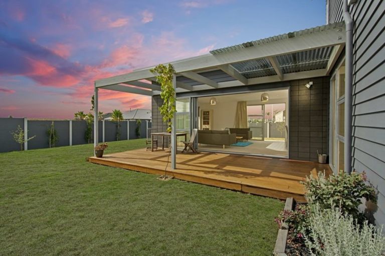 Photo of property in 2 Montia Close, Papamoa Beach, Papamoa, 3118