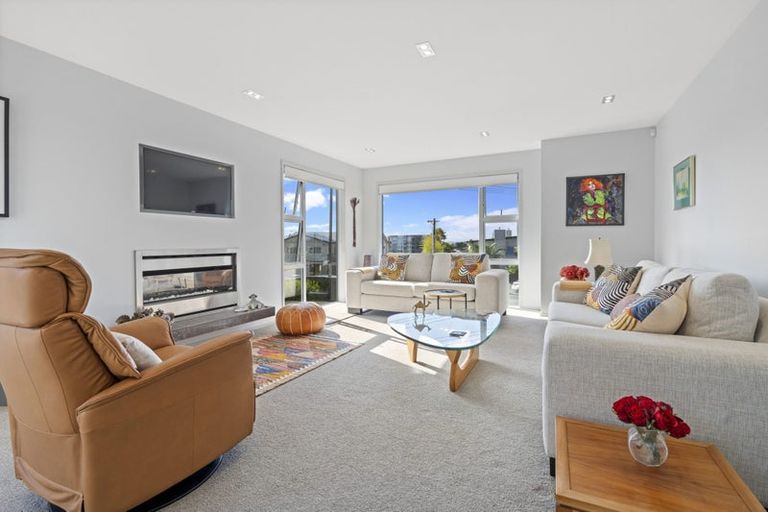 Photo of property in 12 Rangitoto Terrace, Milford, Auckland, 0620