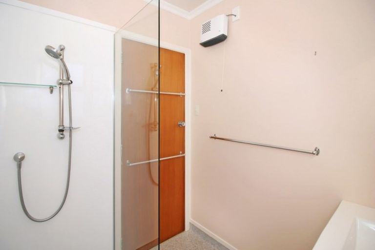 Photo of property in 14 Huatoki Street, Vogeltown, New Plymouth, 4310