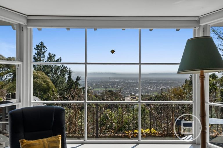 Photo of property in 116 Dyers Pass Road, Cashmere, Christchurch, 8022