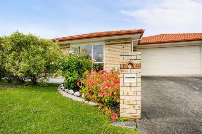 Photo of property in 2 Gendo Avenue, Henderson, Auckland, 0612