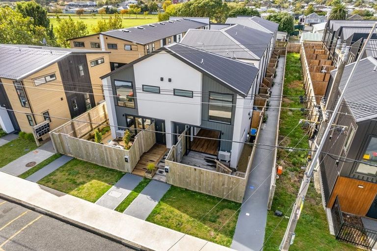 Photo of property in 2/26 Fitzherbert Road, Wainuiomata, Lower Hutt, 5014