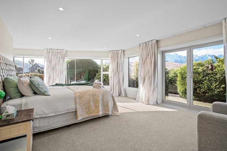 Photo of property in 62 Hensman Road, Queenstown, 9300
