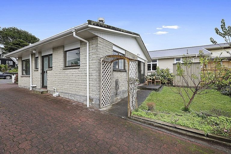 Photo of property in 73a Pendarves Street, New Plymouth, 4310