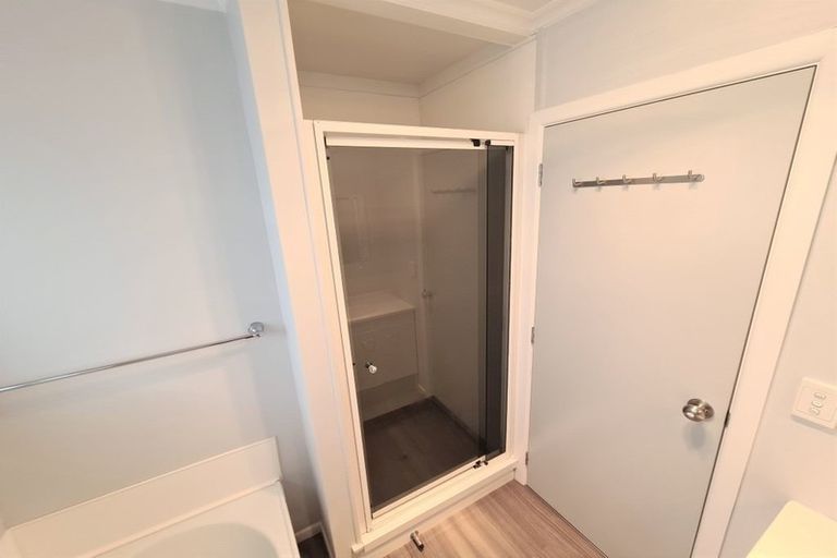 Photo of property in 2 Te Ngaere Place, Merrilands, New Plymouth, 4312