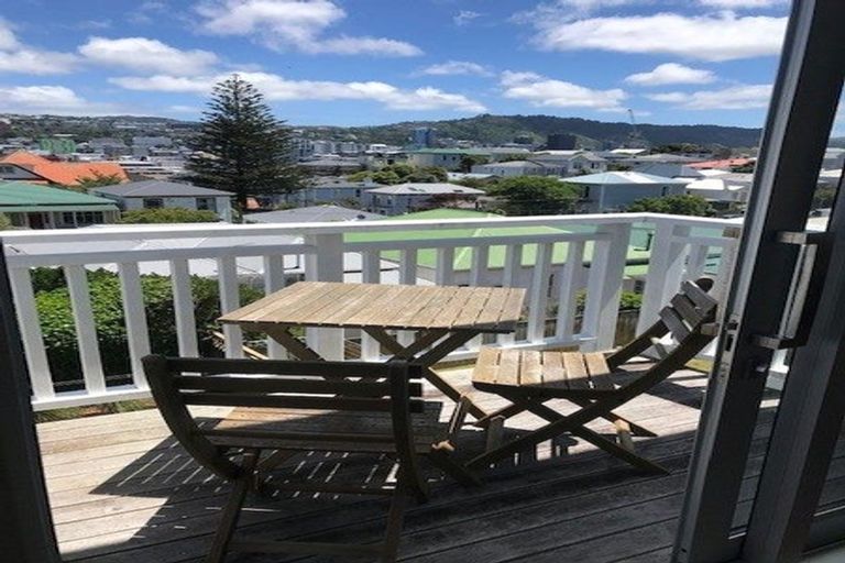 Photo of property in 114 Austin Street, Mount Victoria, Wellington, 6011