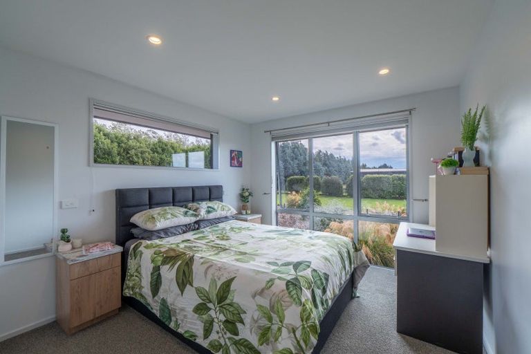 Photo of property in 30 Kakariki Way, Otatara, Invercargill, 9879