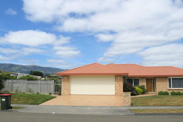 Photo of property in 1 Galveston Grove, Totara Park, Upper Hutt, 5018