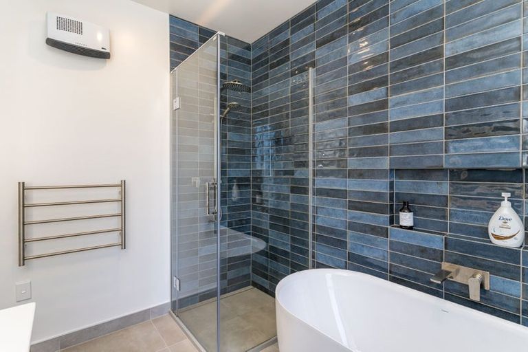 Photo of property in 39 Shandon Road, Vauxhall, Dunedin, 9013