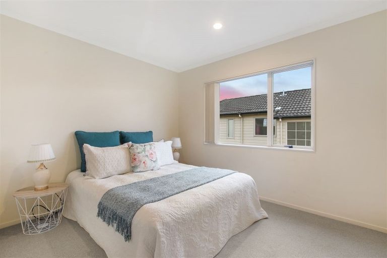 Photo of property in 16 Coachman Drive, Flat Bush, Auckland, 2016