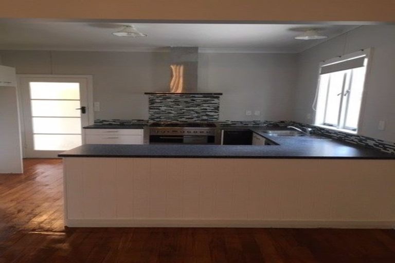 Photo of property in 2 Gibson Road, Tuakau, 2121