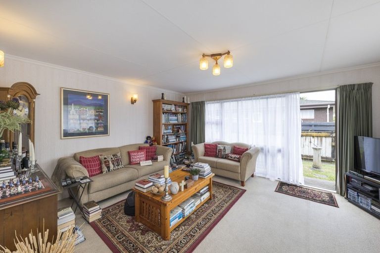 Photo of property in 25 Redwood Grove, Hokowhitu, Palmerston North, 4410