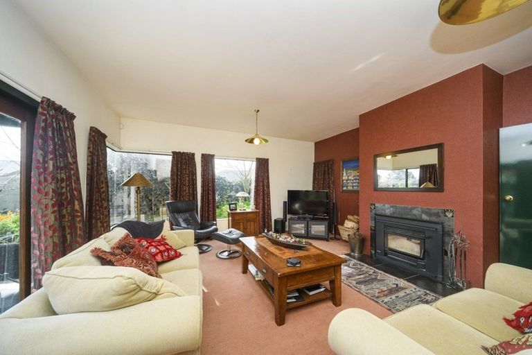 Photo of property in 1 Strachan Way, Highbury, Palmerston North, 4412