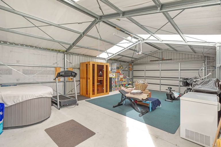 Photo of property in 100 Cole Street, Dannevirke, 4930