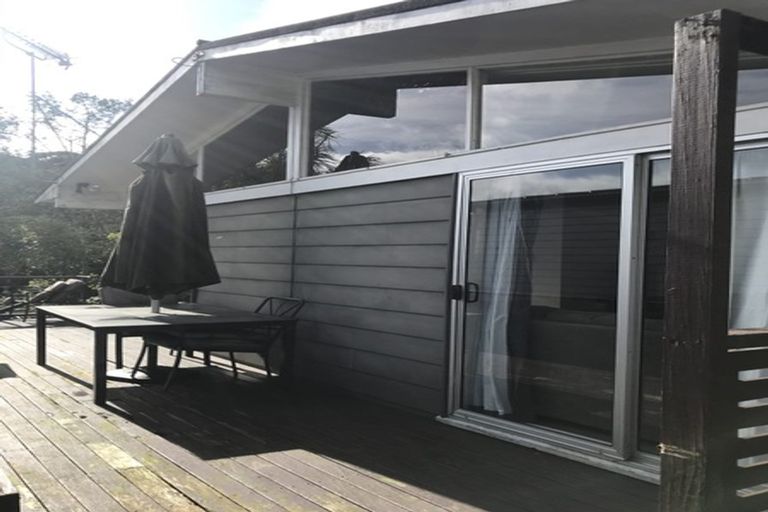 Photo of property in 28 Spinella Drive, Bayview, Auckland, 0629