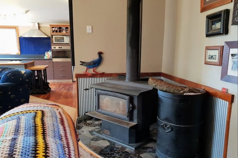 Photo of property in 8 Castle Street, Eltham, 4322