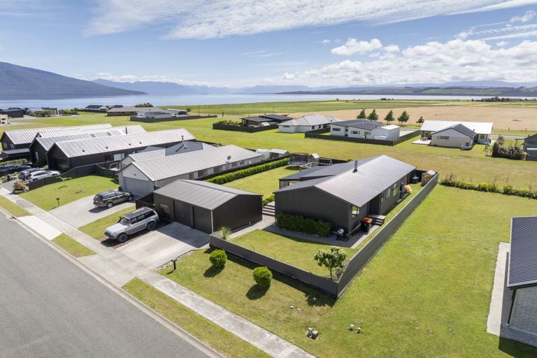 Photo of property in 52 Takitimu Avenue, Te Anau, 9600