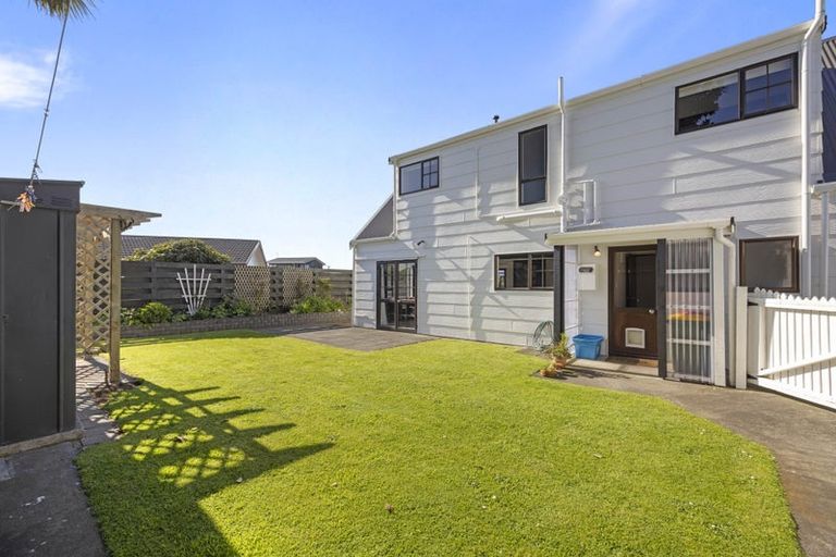 Photo of property in 28 Mccarthy Street, Hawera, 4610