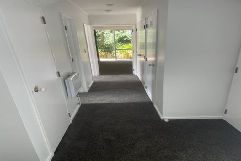 Photo of property in 5 Erskine Close, Island Bay, Wellington, 6023