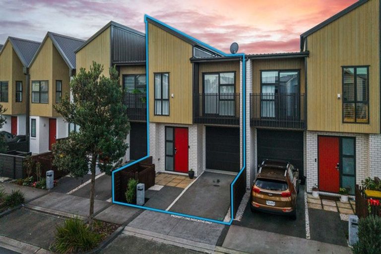 Photo of property in 48 Glidepath Road, Hobsonville, Auckland, 0616