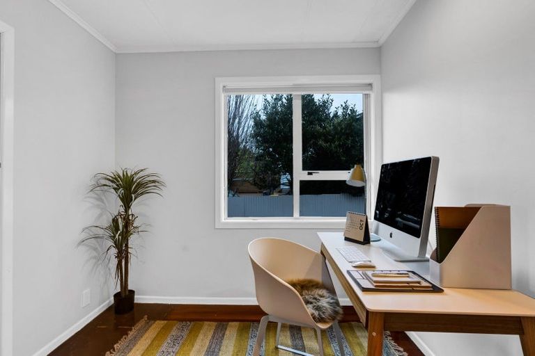 Photo of property in 93 Govett Avenue, Frankleigh Park, New Plymouth, 4310