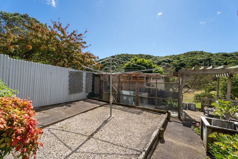 Photo of property in 34 Takapuwahia Drive, Takapuwahia, Porirua, 5022