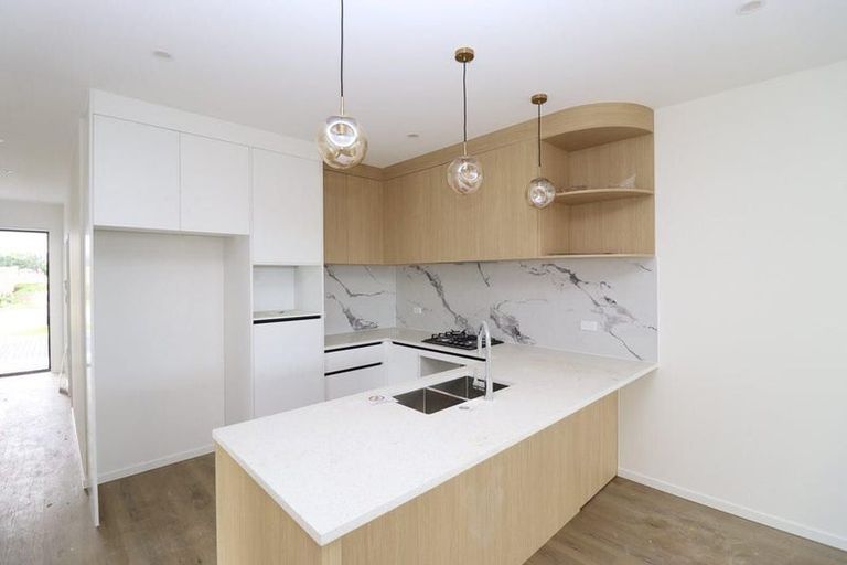 Photo of property in 6 Woven Place, Karaka, Papakura, 2113