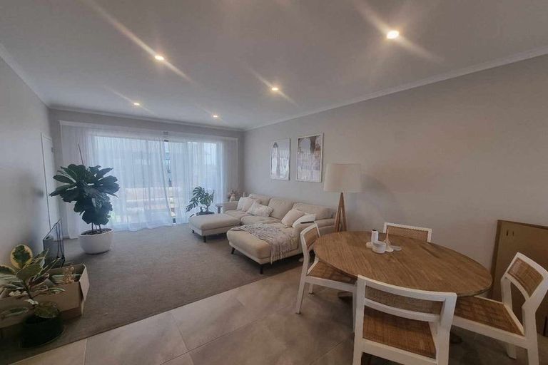 Photo of property in 17 Malcolm Calder Road, Hobsonville, Auckland, 0616