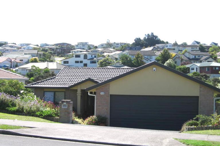 Photo of property in 8 Carnmore Place, Torbay, Auckland, 0630