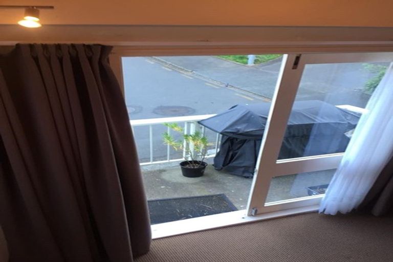 Photo of property in 24 Cottleville Terrace, Thorndon, Wellington, 6011