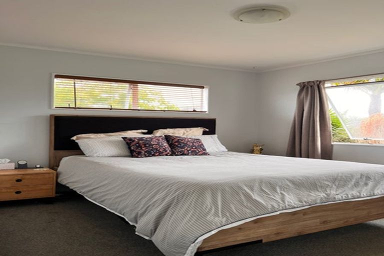 Photo of property in 10b De Quincey Terrace, Highland Park, Auckland, 2010