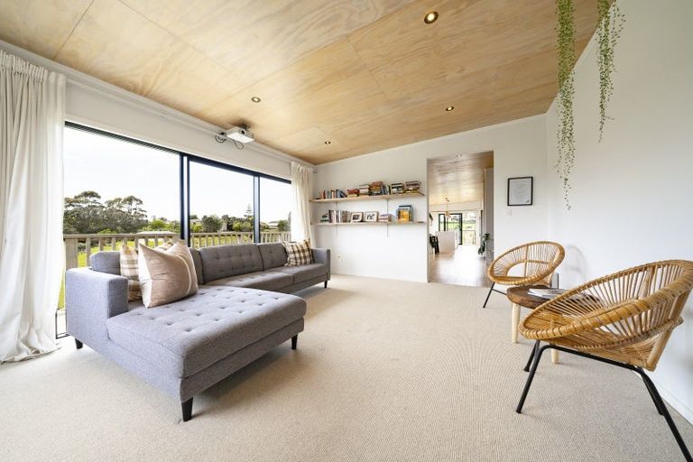 Photo of property in 22b Saint Ives Grove, Whalers Gate, New Plymouth, 4310