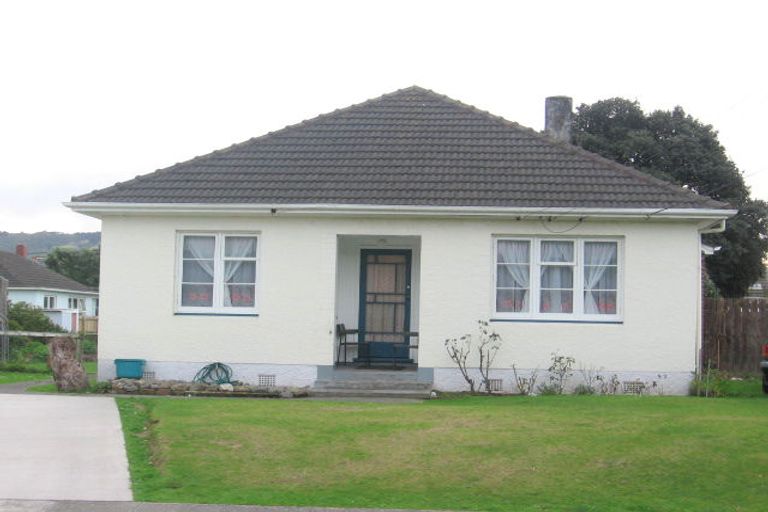 Photo of property in 15 Purser Grove, Fairfield, Lower Hutt, 5011