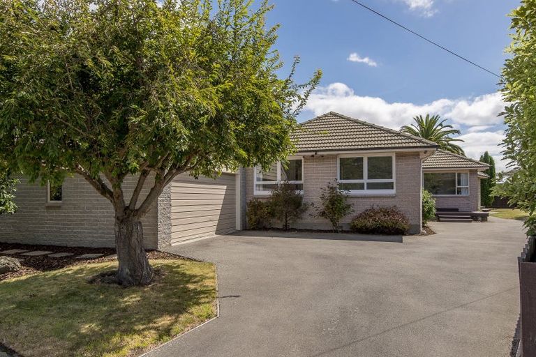 Photo of property in 51 Appleby Crescent, Burnside, Christchurch, 8053