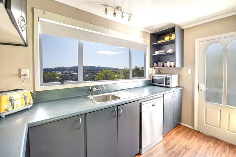 Photo of property in 37 Easther Crescent, Kew, Dunedin, 9012