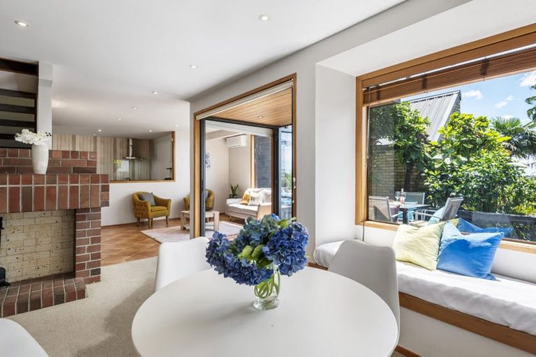 Photo of property in 3 Mizpah Road, Waiake, Auckland, 0630