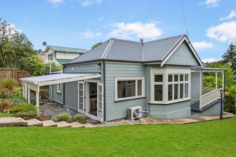 Photo of property in 21 Glenross Street, Glenross, Dunedin, 9011