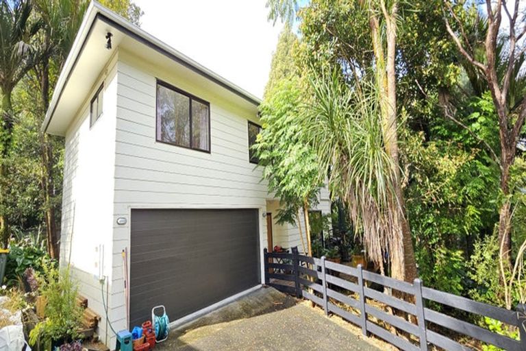 Photo of property in 134 Woodlands Park Road, Titirangi, Auckland, 0604