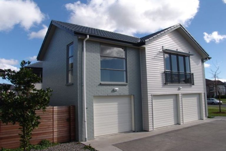 Photo of property in 75 Bruce Pulman Drive, Takanini, 2112