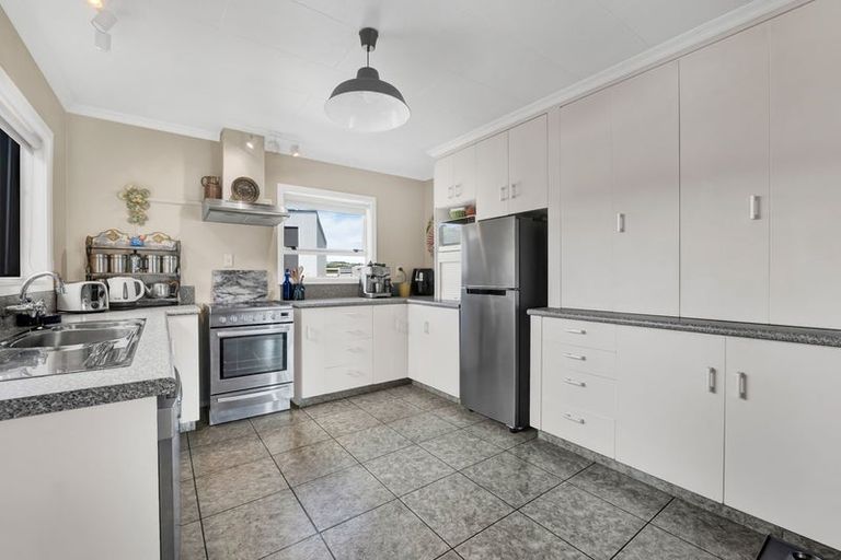 Photo of property in 1593 Mangorei Road, Mangorei, New Plymouth, 4371