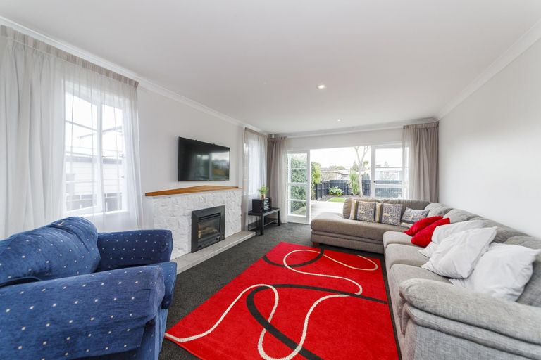 Photo of property in 10 Saint Albans Avenue, Hokowhitu, Palmerston North, 4410