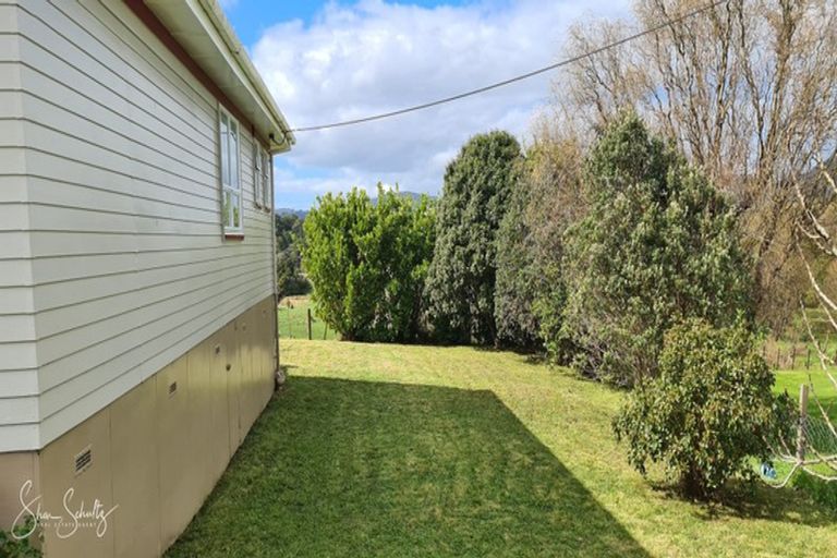 Photo of property in 21 Doctors Hill Road, Maungaturoto, 0520