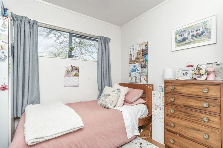 Photo of property in 30 Beechdale Crescent, Pakuranga Heights, Auckland, 2010